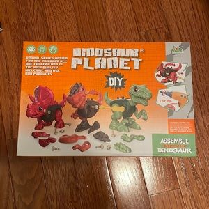 Dinosaur drill and screw set NWOT $15